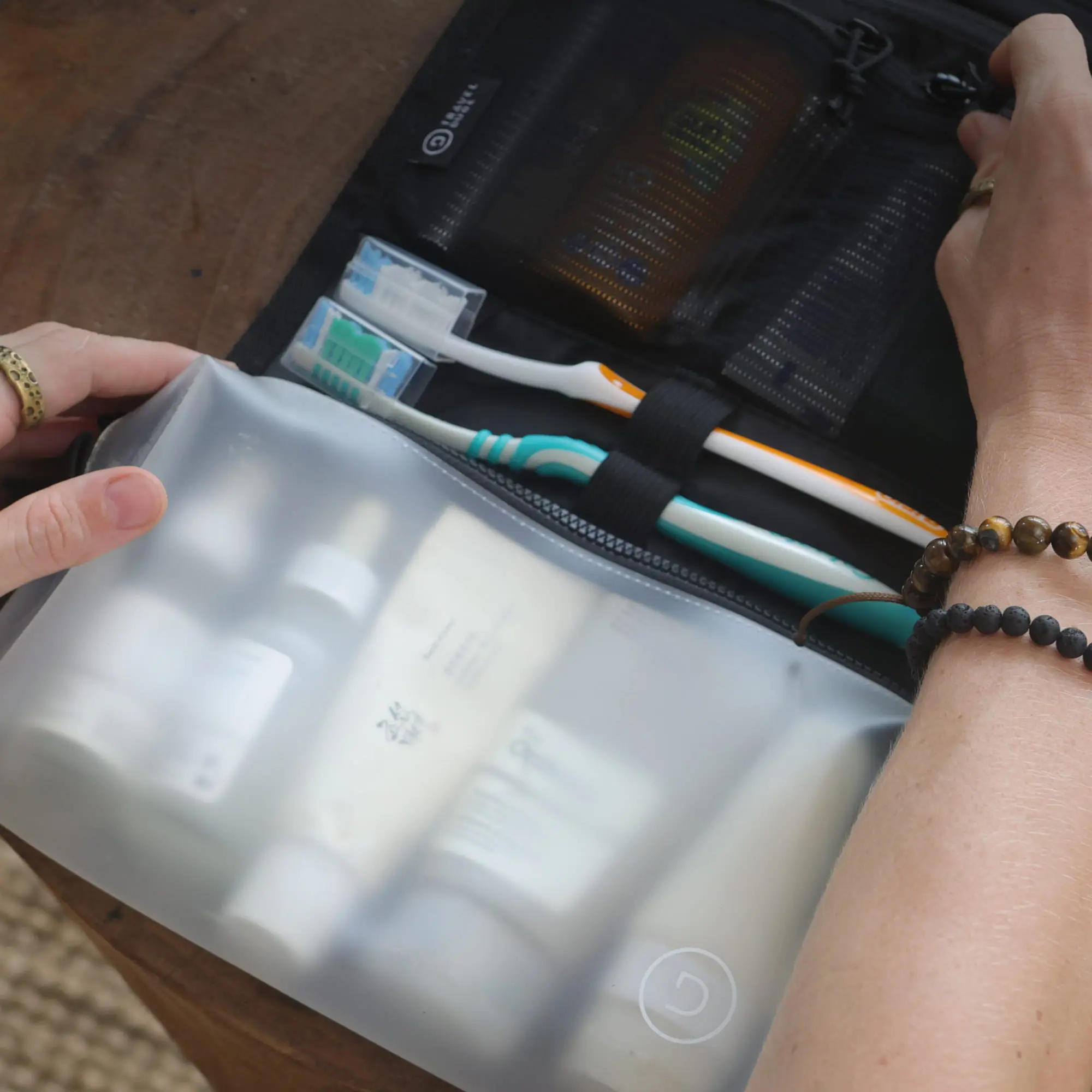 Foldable Toiletry Bag - Image 5